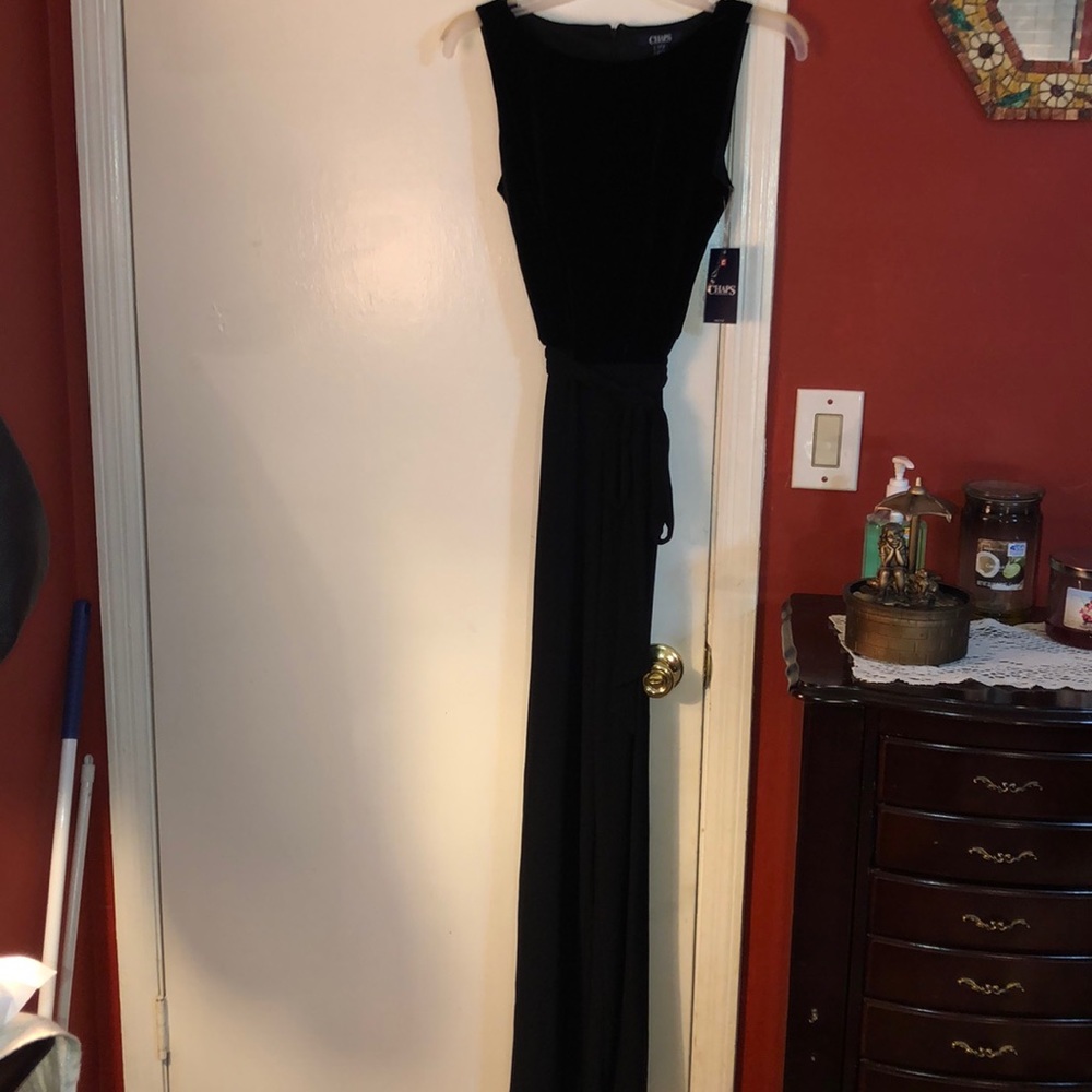 Very elegant jumpsuit. Velvet top, wide legs, flowy. 27” inseam.